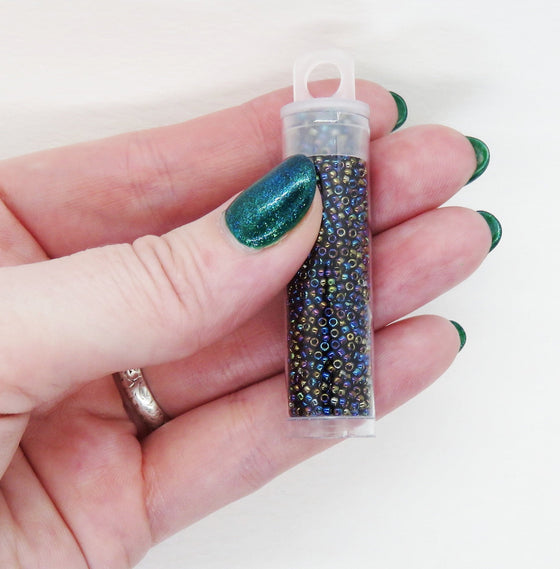9 grams) 15/0 Toho Seed Beads_#86 Metallic Rainbow Iris