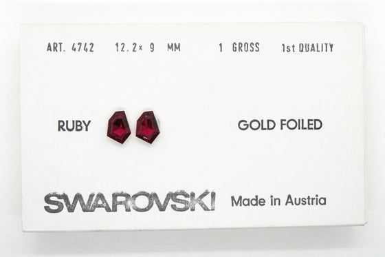 2 stones)  12.2x9mm Rare Vintage 80s Swarovski Crystal Gammatic Kite Stones Ruby Gold foil-back