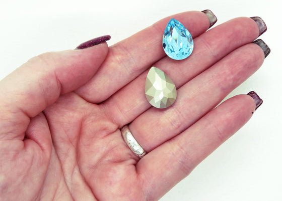 1 stone) 18x13mm Glass Pear Stone Aquamarine